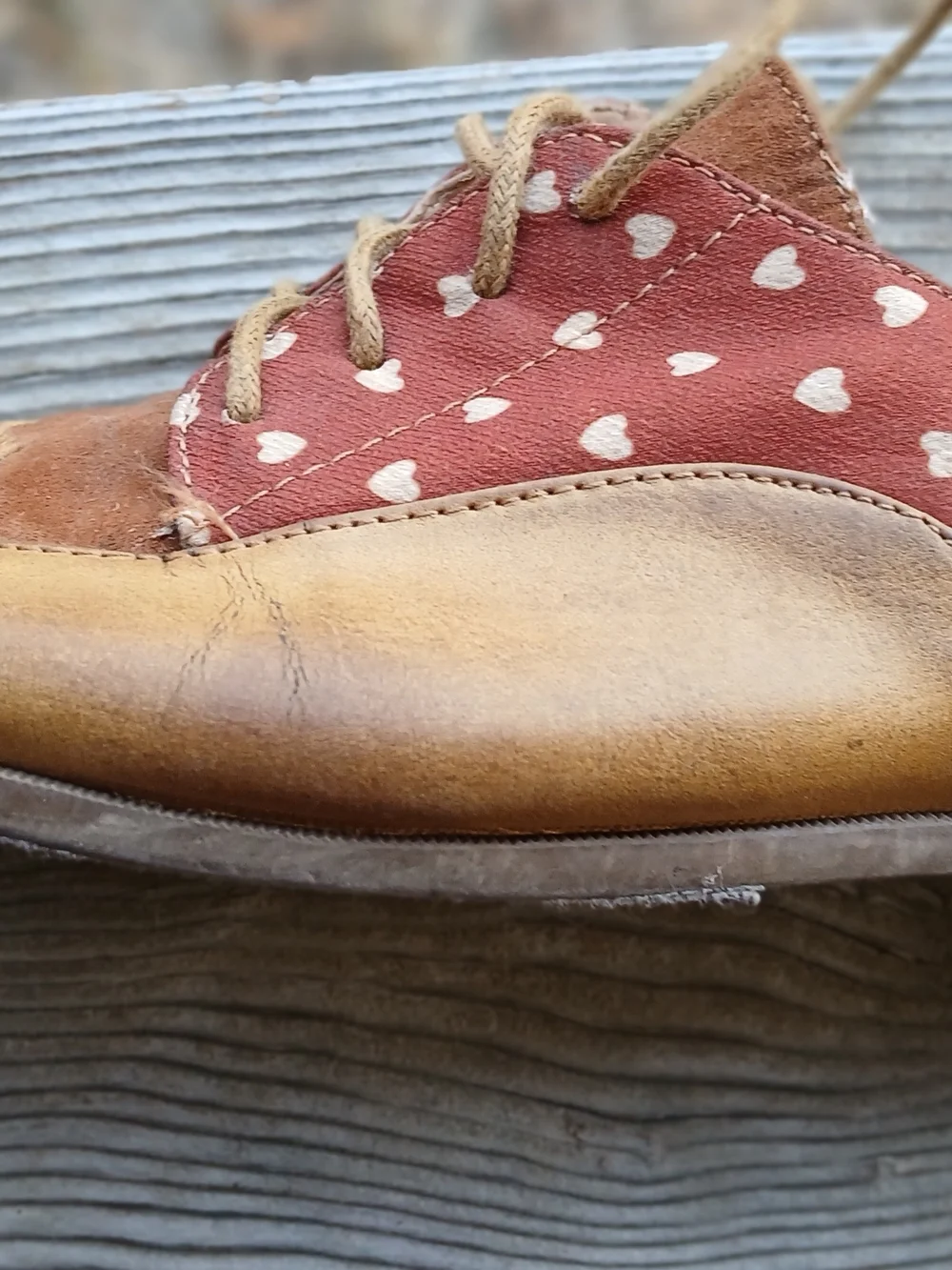 Women's Heart-Print Tan & Rust Leather Oxford Flats